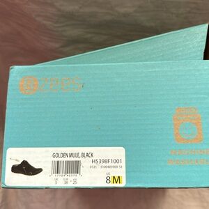 Bzees size 8 black mule